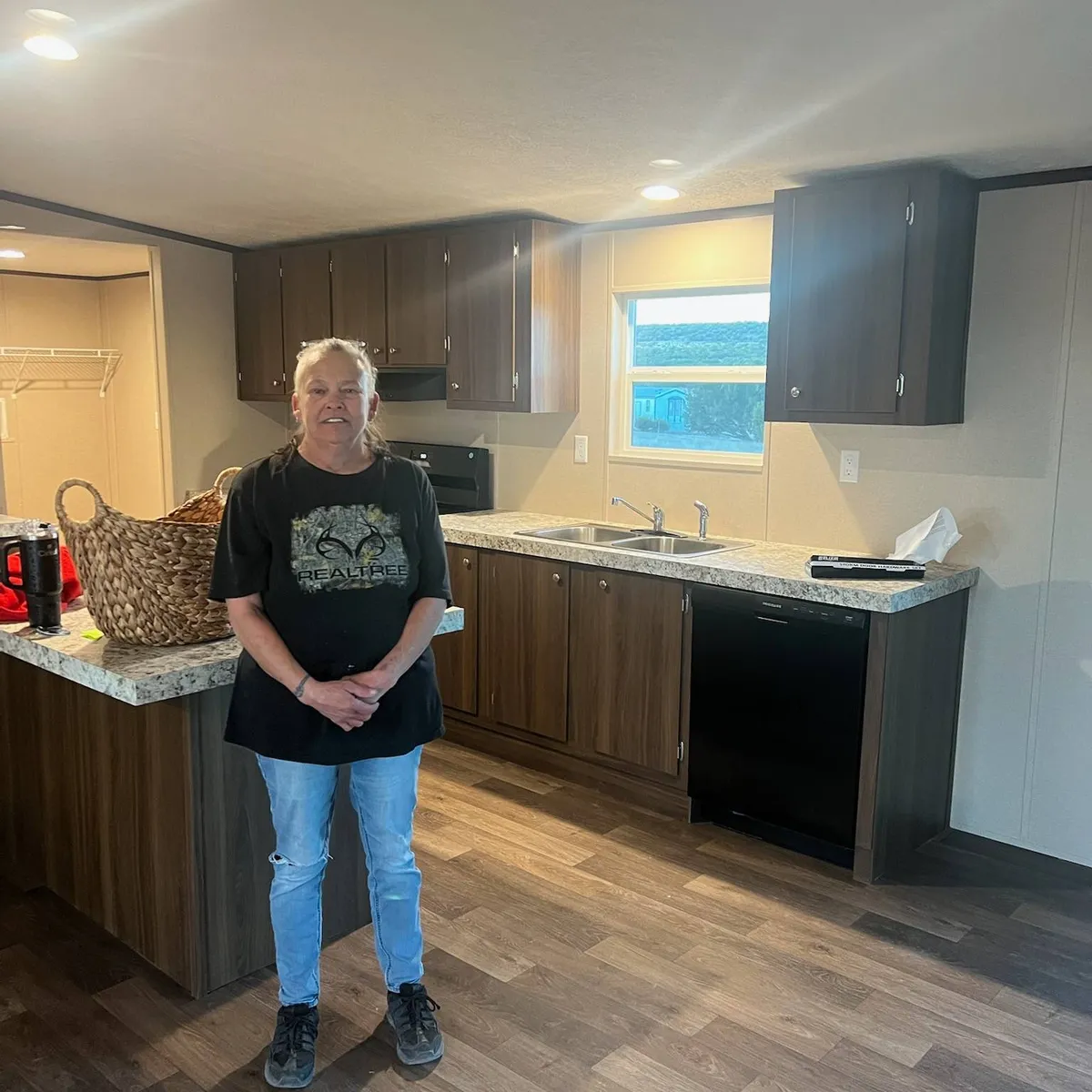 KATJE SATIVA S. welcome home image