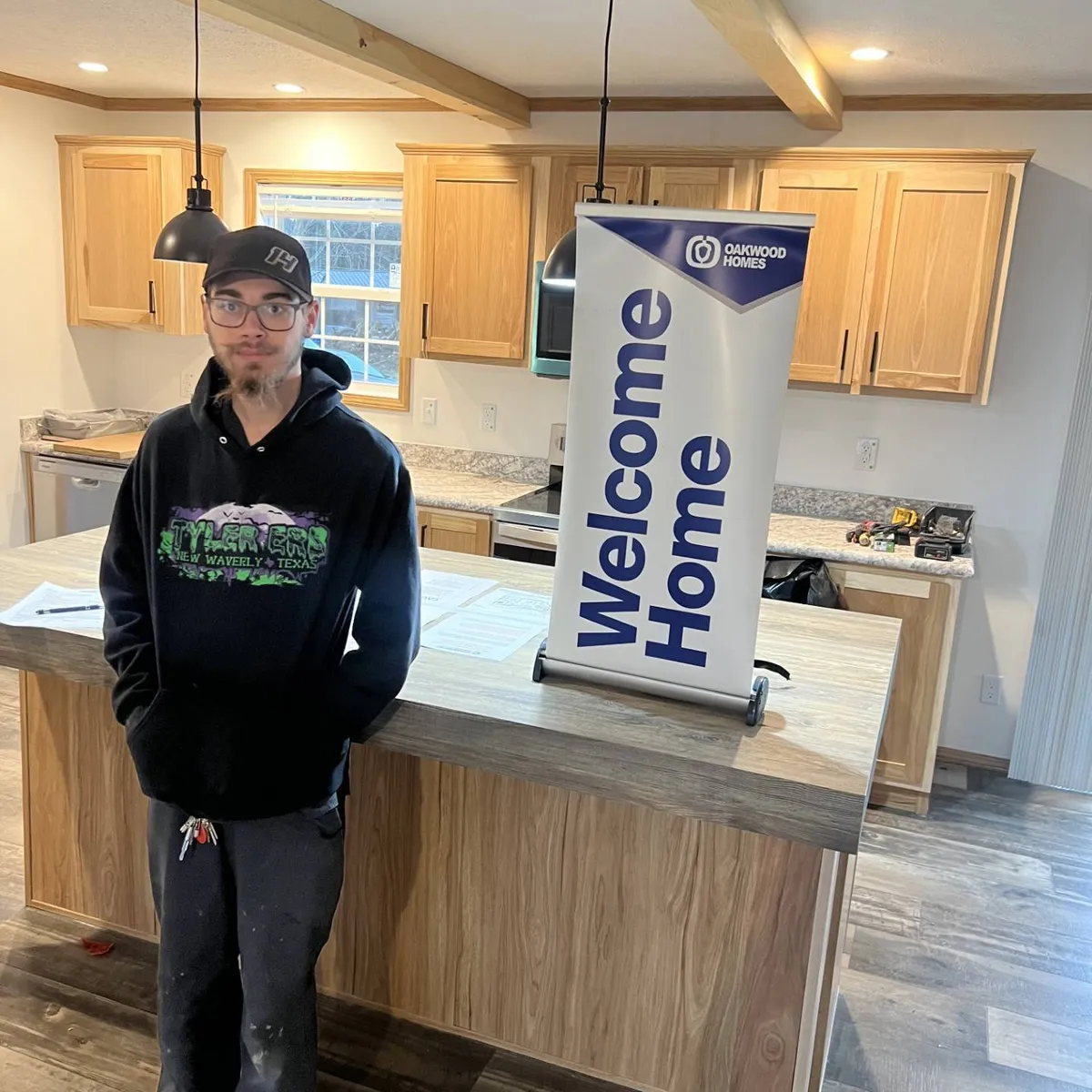 HUNTER  TAVIEN B. welcome home image