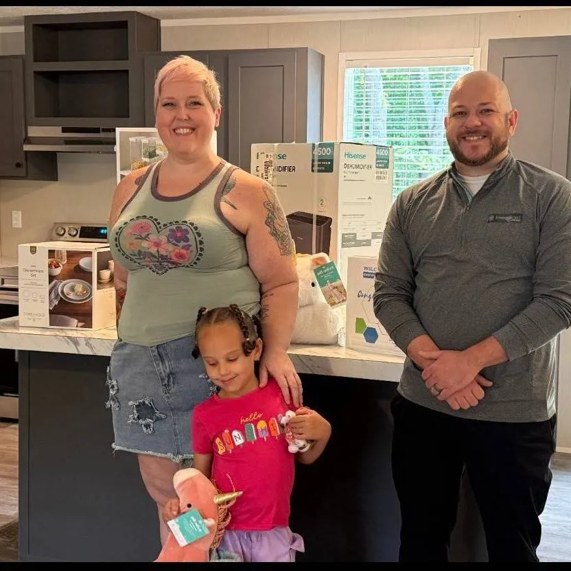 LINDSAY R. welcome home image