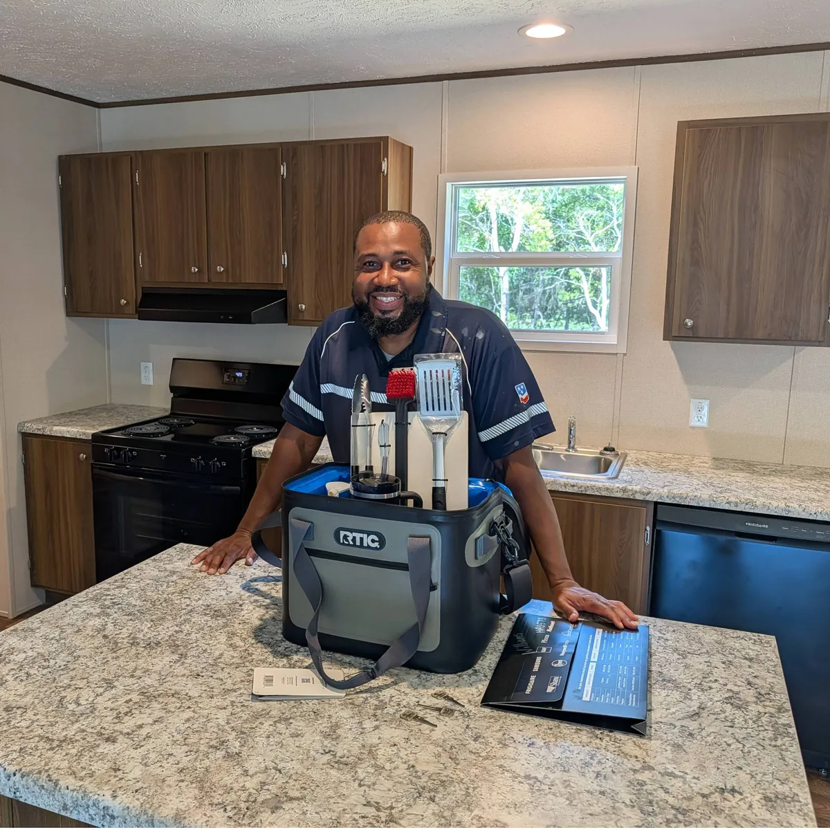 VALLIN W. welcome home image