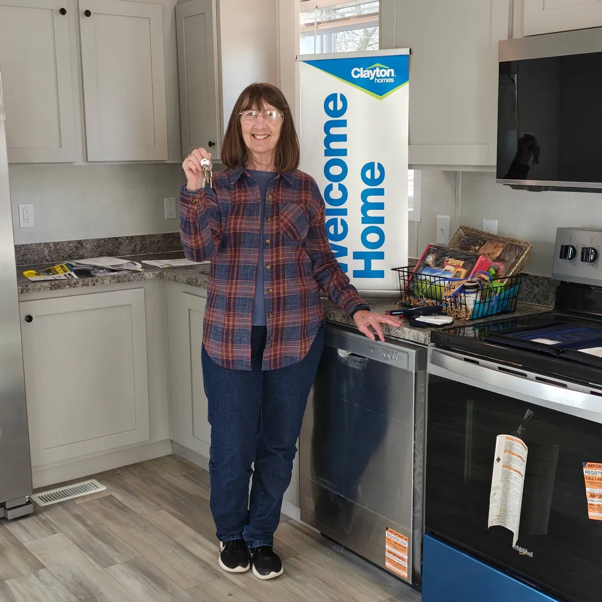 LINDA R. welcome home image