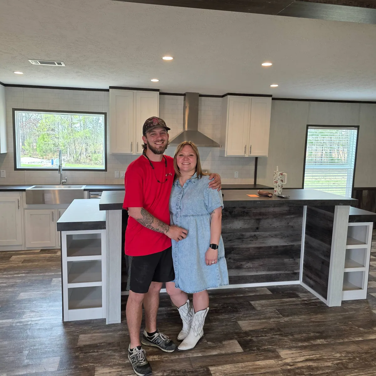 LINDSEY G. welcome home image