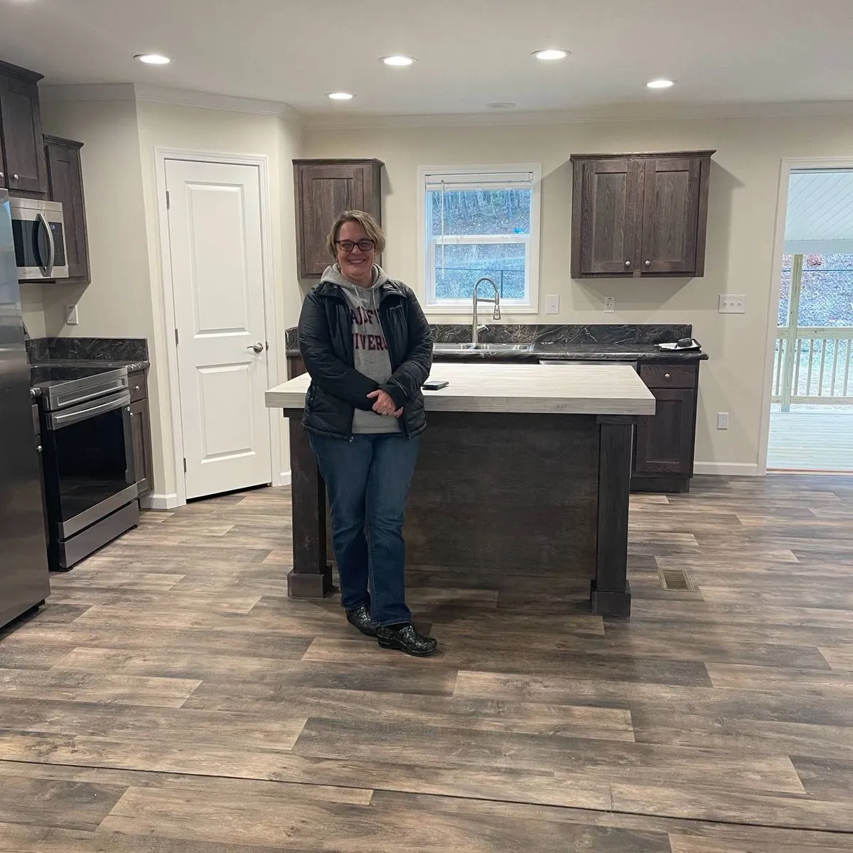 NICOLE L. welcome home image