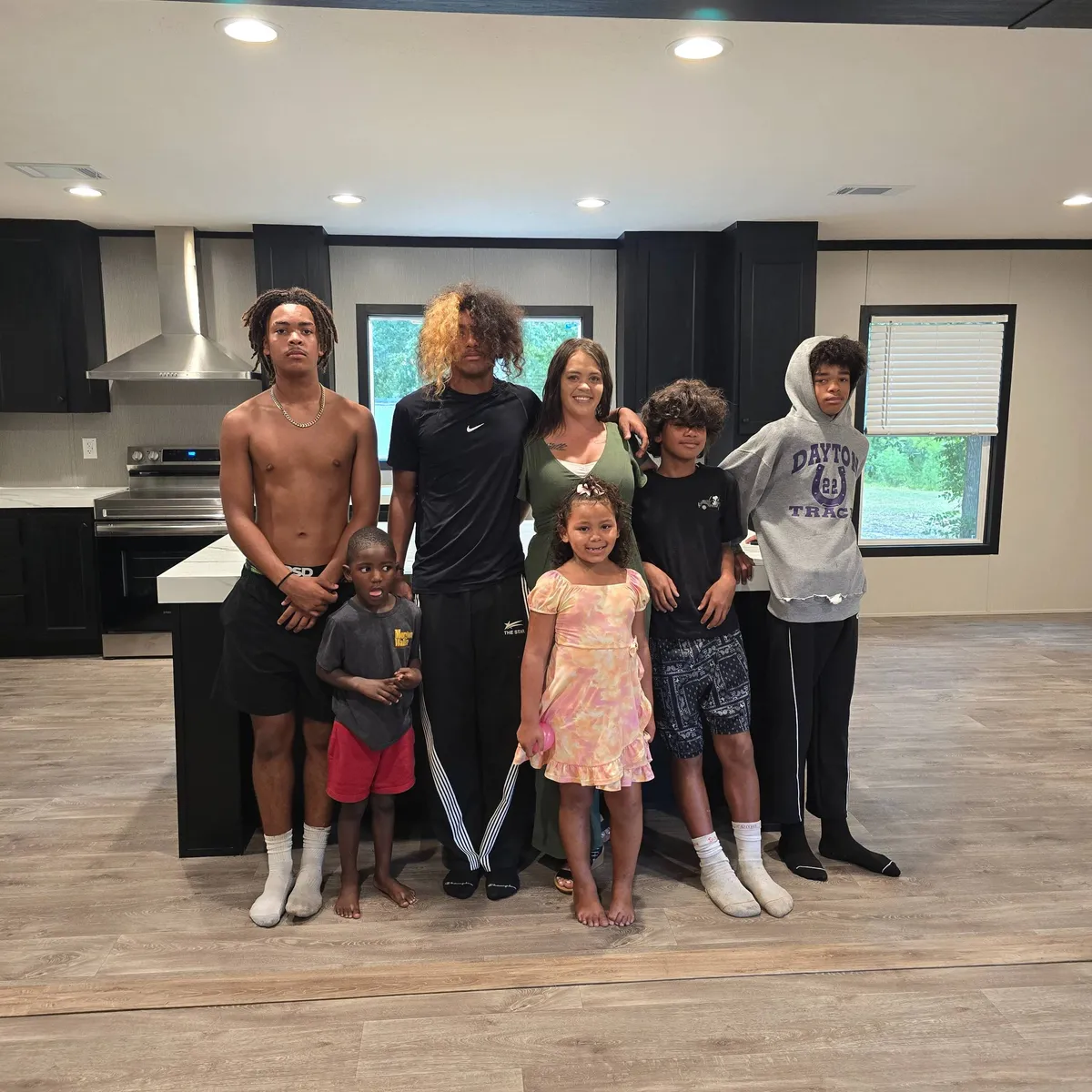 LAUREN T. welcome home image