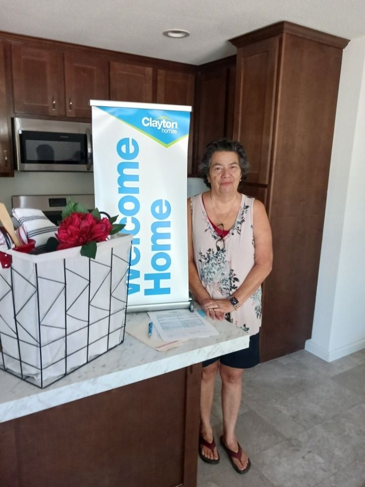 ROXANNE M. welcome home image
