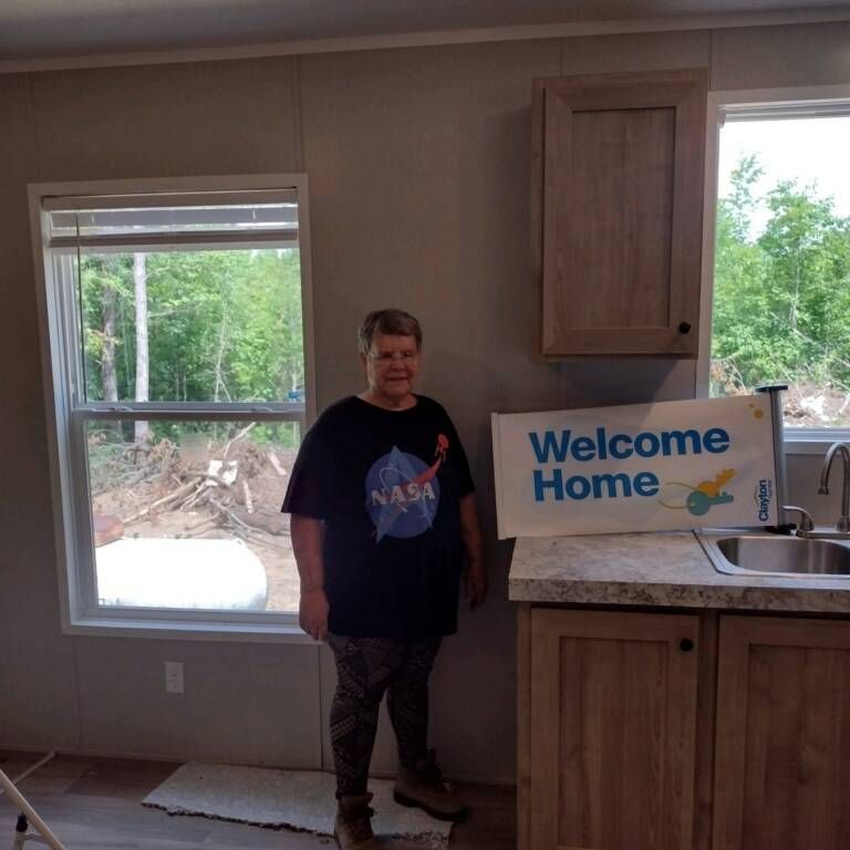 LESLIE H. welcome home image