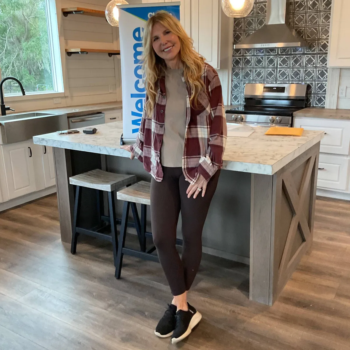 ELIZABETH M. welcome home image