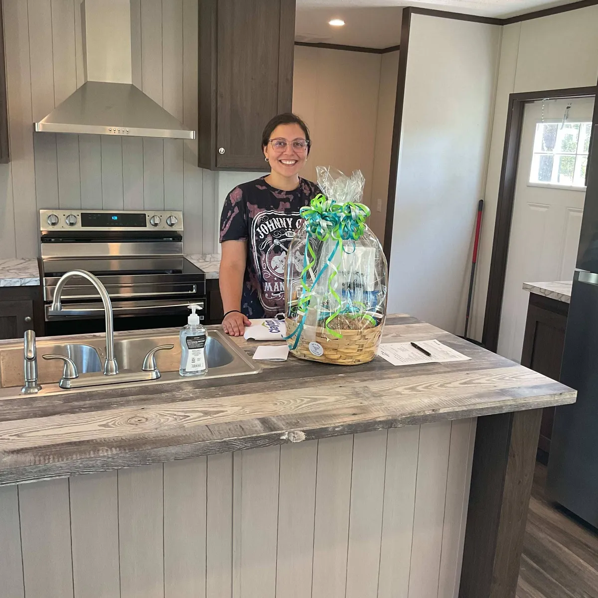 VERONICA G. welcome home image