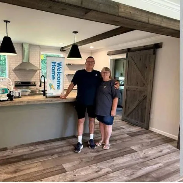 TAYLOR L. welcome home image
