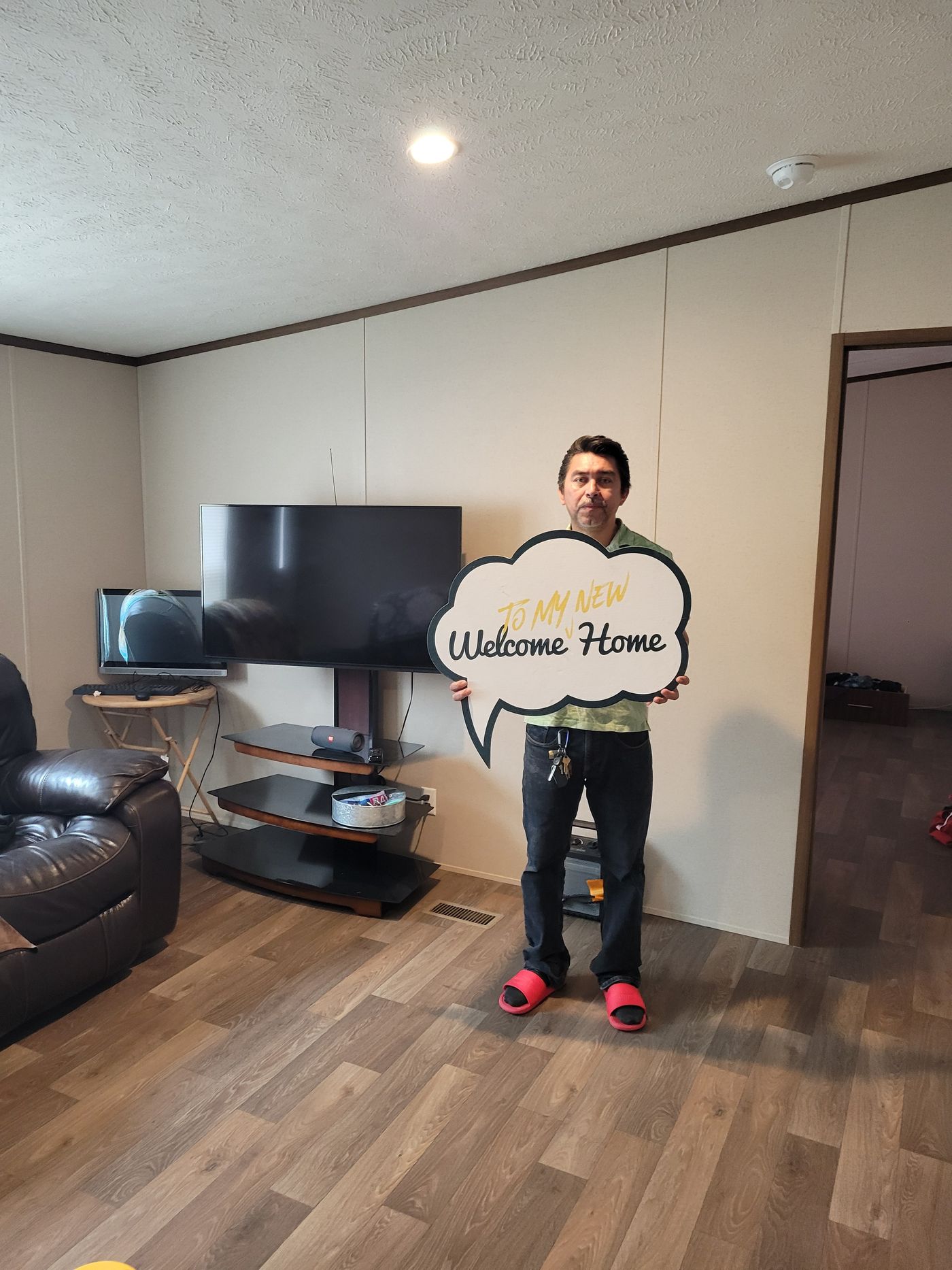 LUIS ALBERTO B. welcome home image