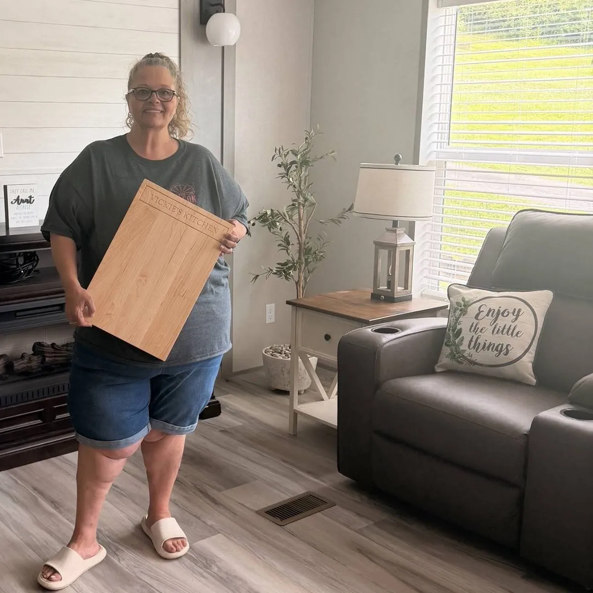 VICKIE D. welcome home image
