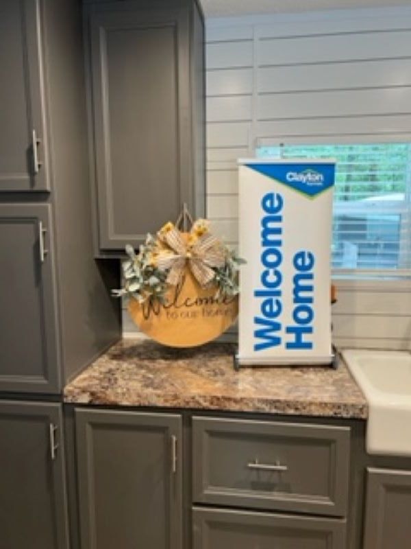 https://api.claytonhomes.com/images/retail/welcomehome/497cd940-2890-4712-b7fd-fa9a84c3a7a3.jpg