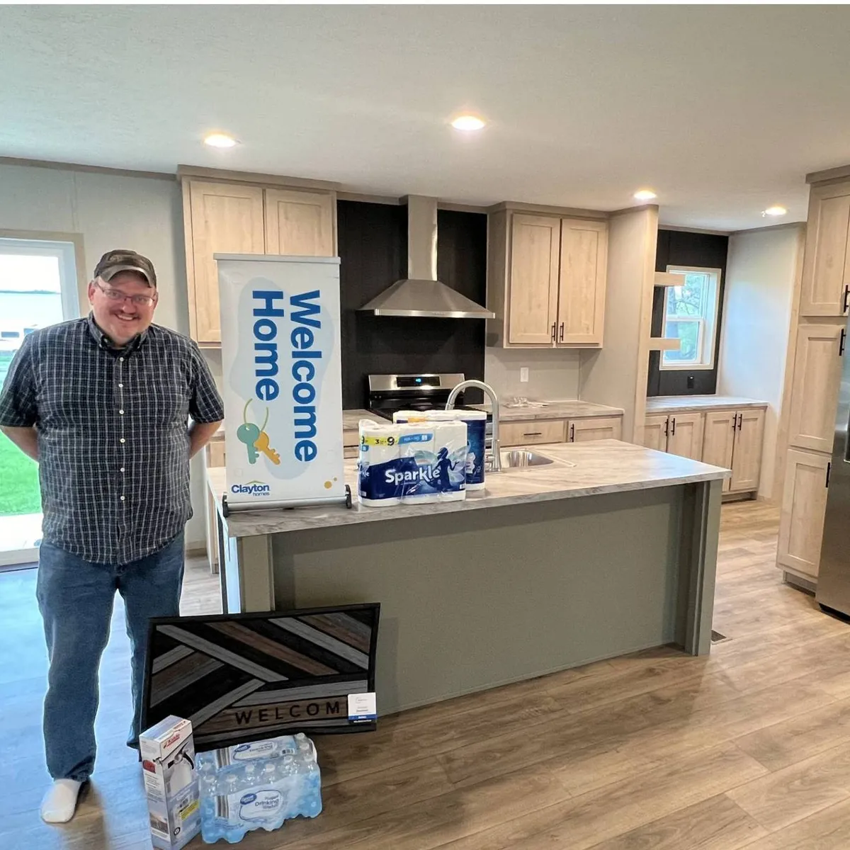 Aaron M P. welcome home image