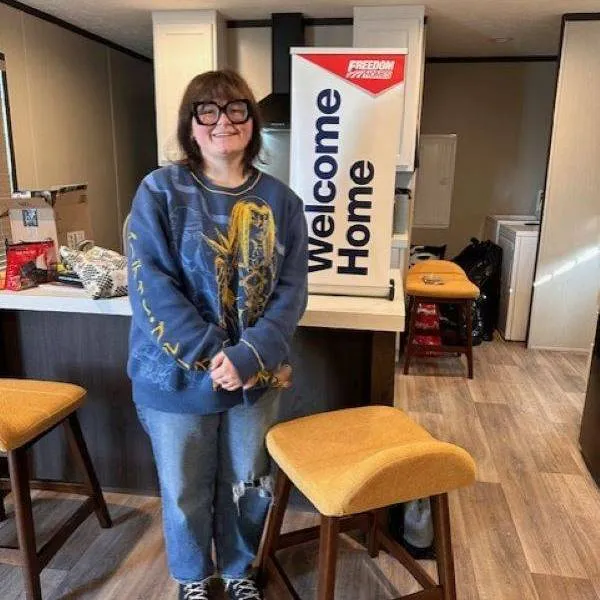 VICTORIA M. welcome home image