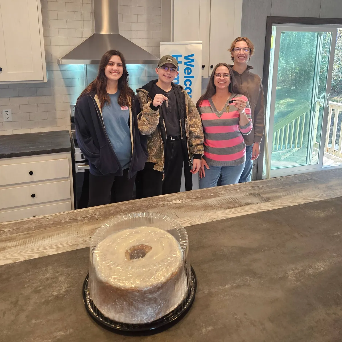 THE MINA FAMILY T. welcome home image