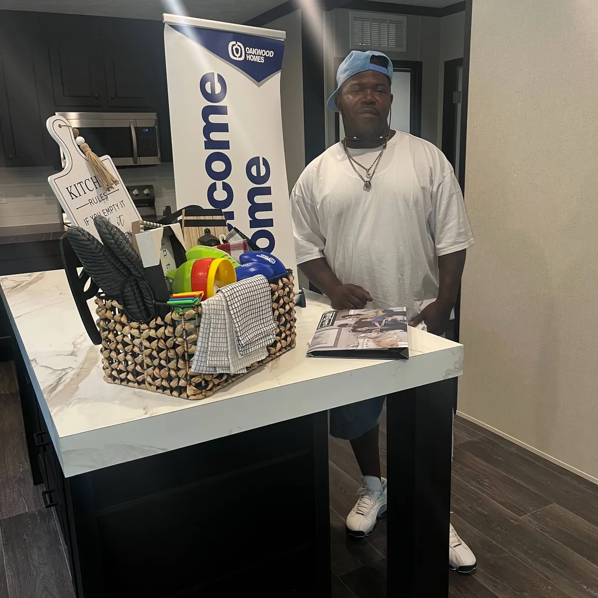 ETOYI H. welcome home image