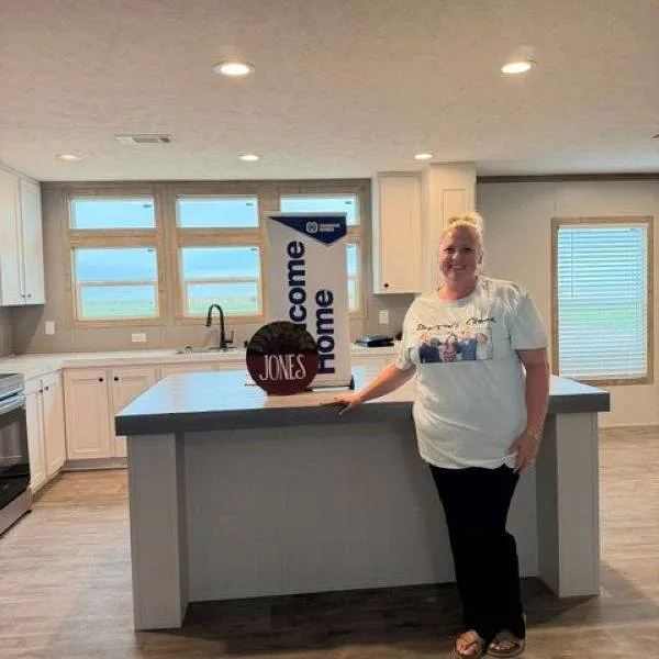 Summer Raye J. welcome home image