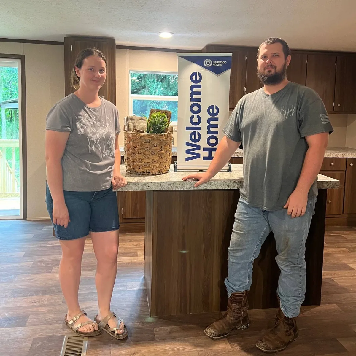 PAUL AARON W. welcome home image
