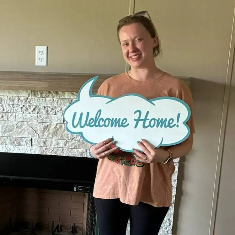 VICTORIA S. welcome home image