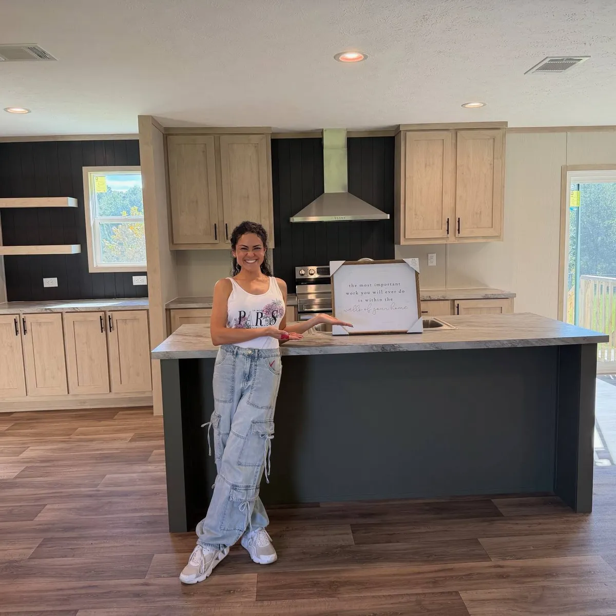 JAYMEE E. welcome home image
