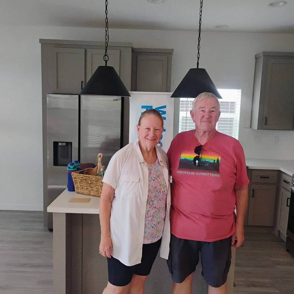 LINDA L N. welcome home image