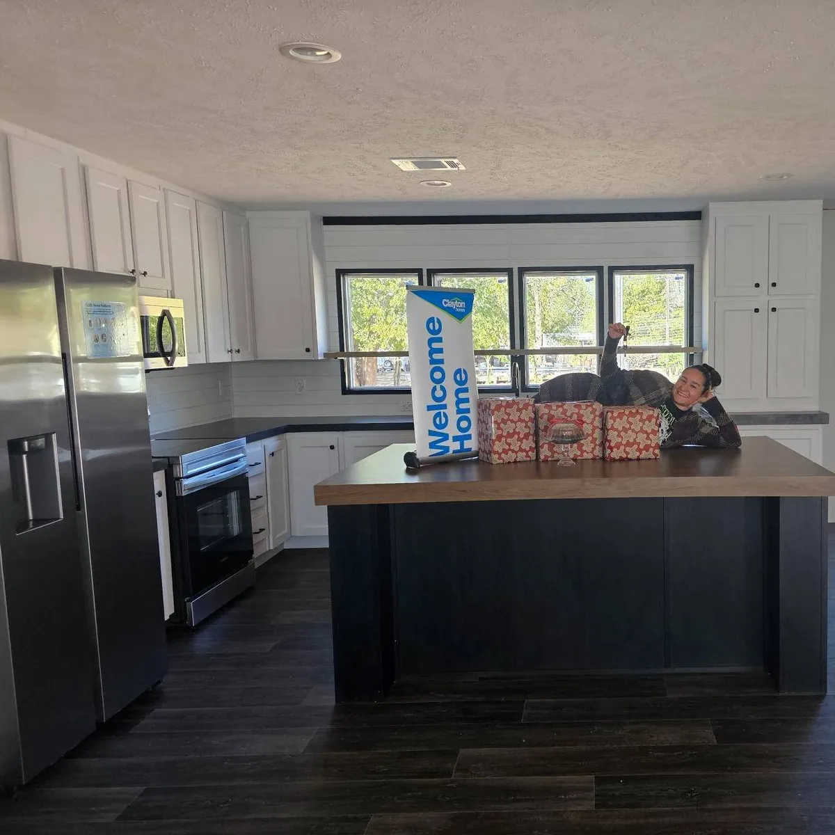 YESSICA R. welcome home image