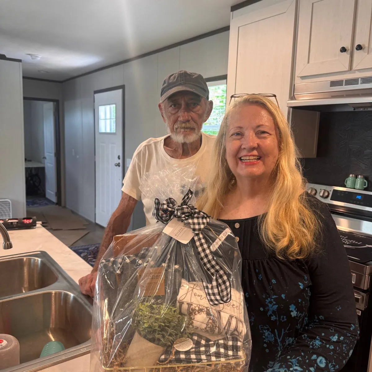 GLORIA L. welcome home image