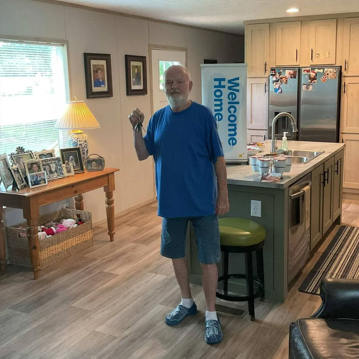 JOHNNY COLUMBUS E. welcome home image