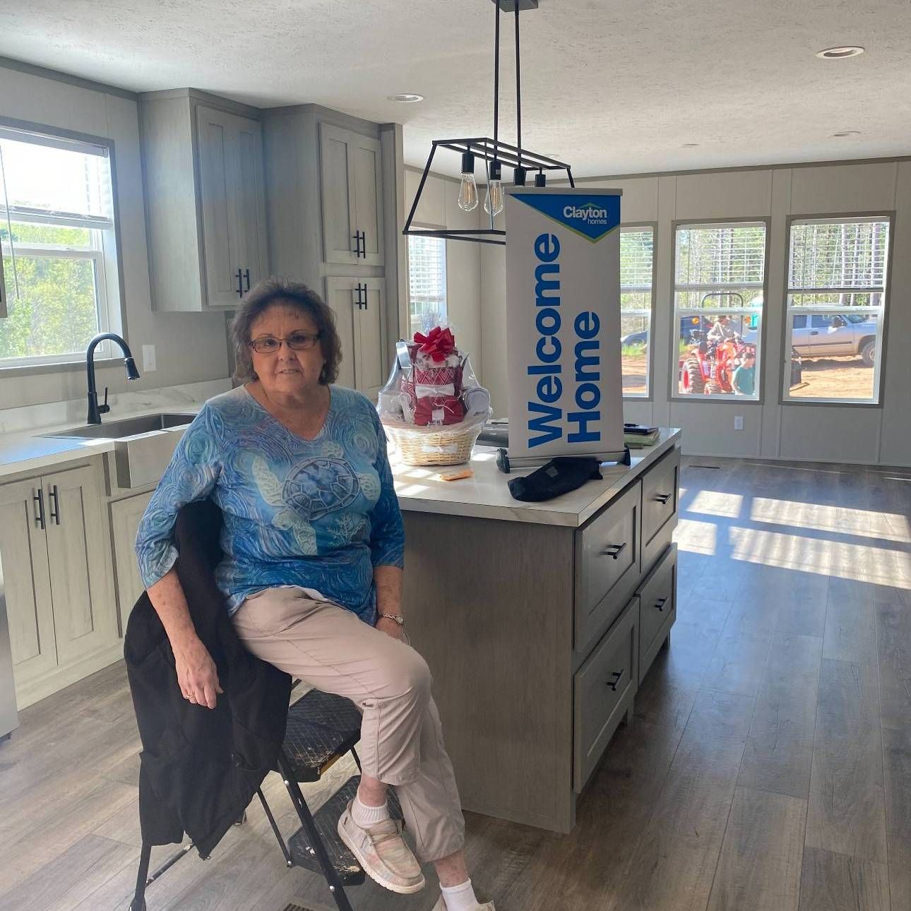 LINDA W. welcome home image