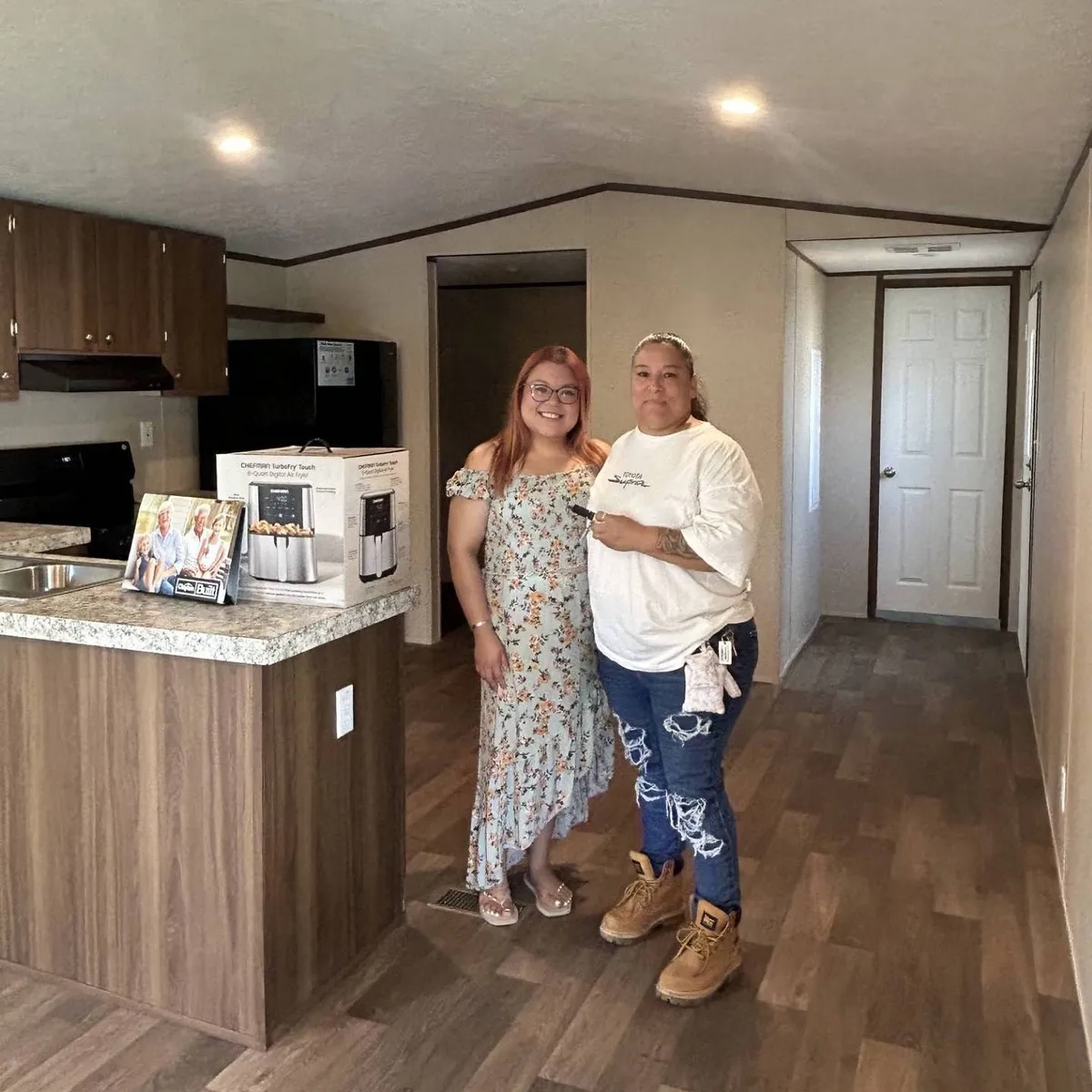 GLORIA S. welcome home image