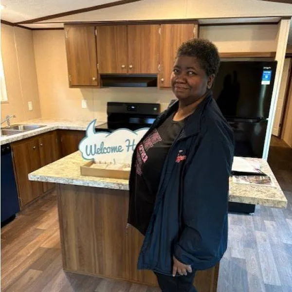 NICHOLE R. welcome home image