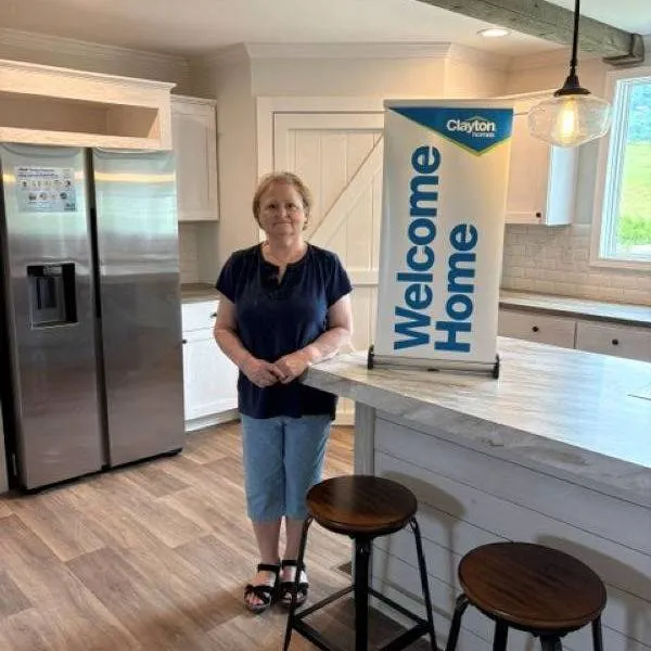 DONNA L. welcome home image