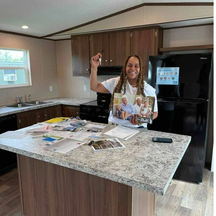 SHARELLY L. welcome home image