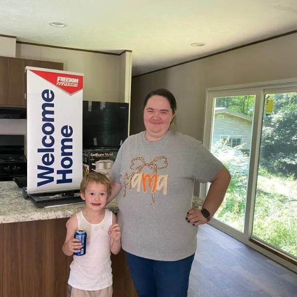 LINDSAY H. welcome home image