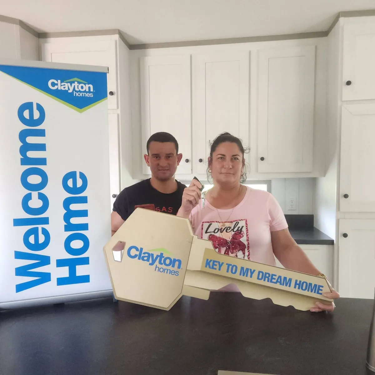 MAIRELY J. welcome home image