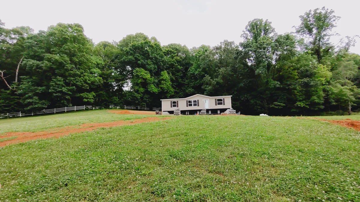 ELIZABETHTON C. welcome home image
