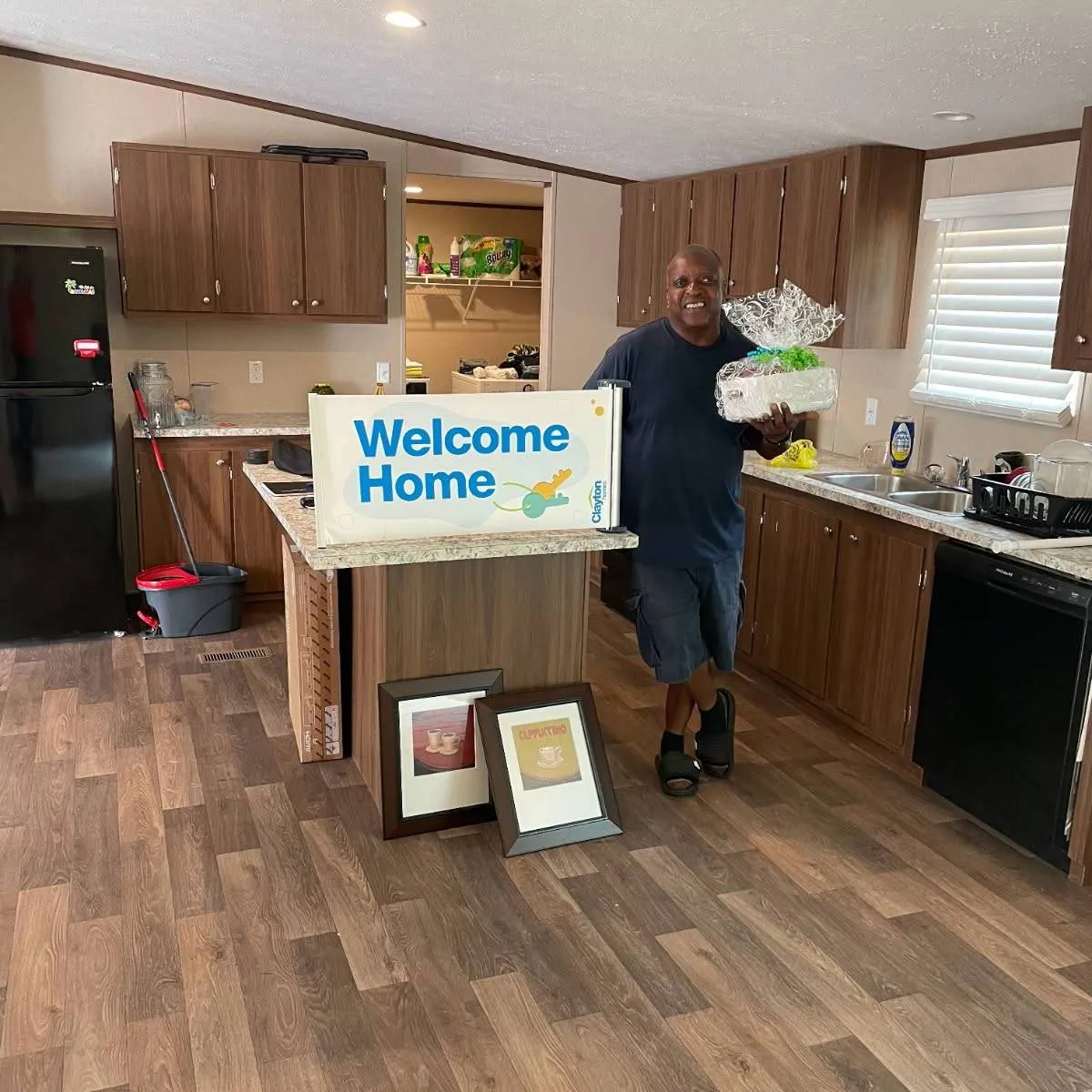 GARIN LEE D. welcome home image
