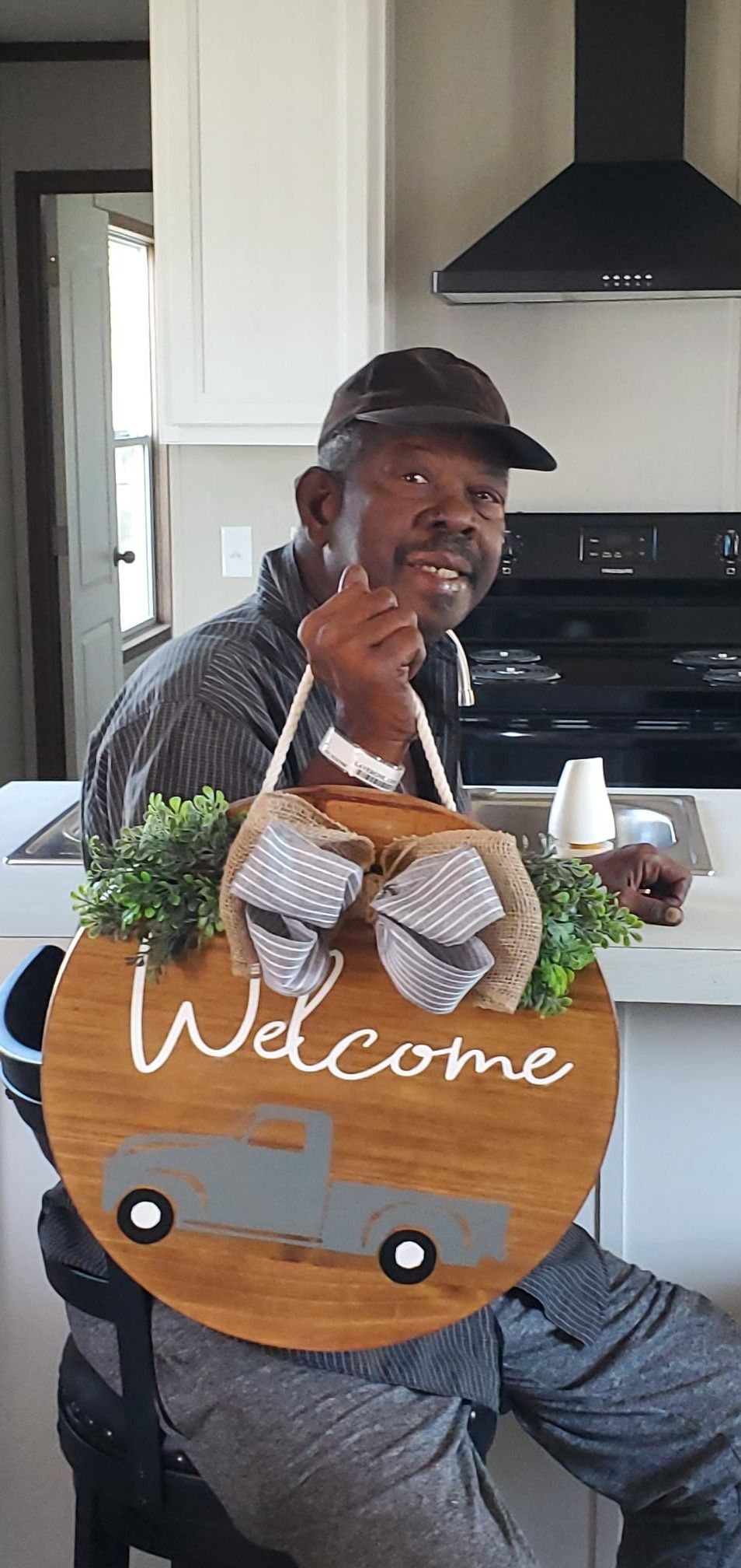 Leon L. welcome home image