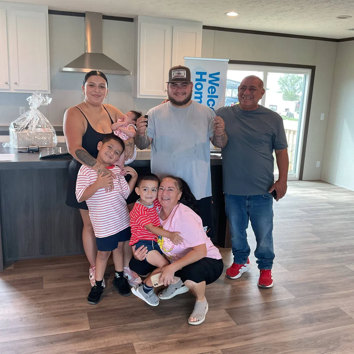 Cristian Gonzalo L. welcome home image