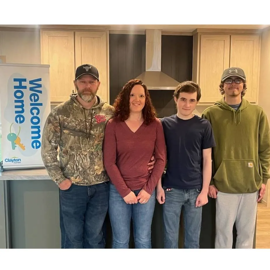 KIMBERLY R. welcome home image