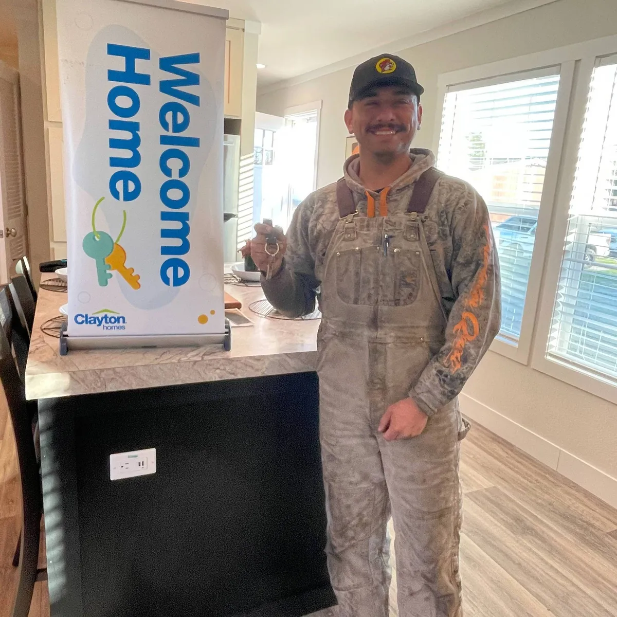 ROBERTO G. welcome home image