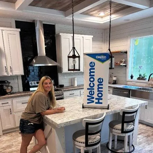 LINDA R. welcome home image