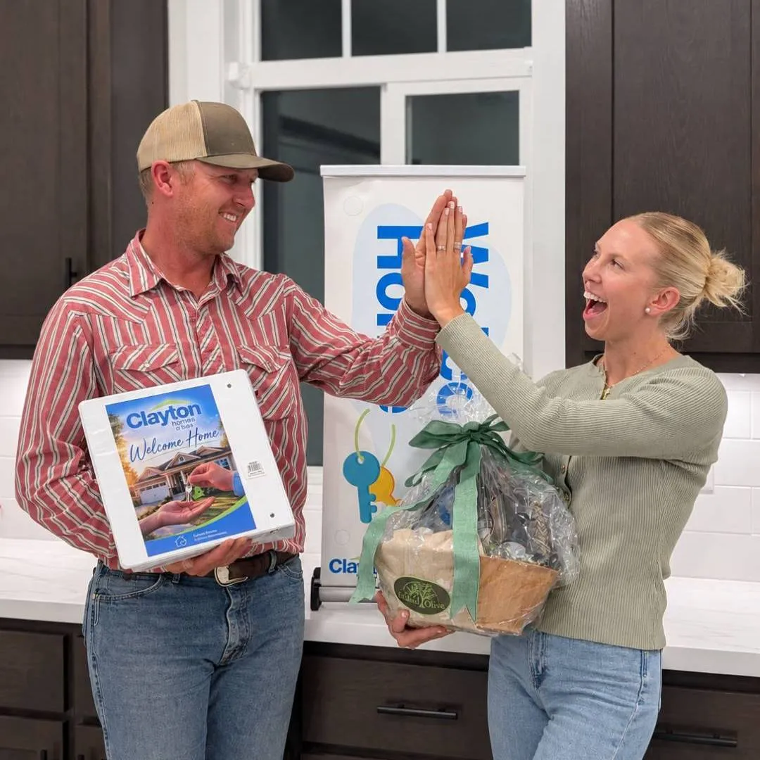 MELANIE M. welcome home image