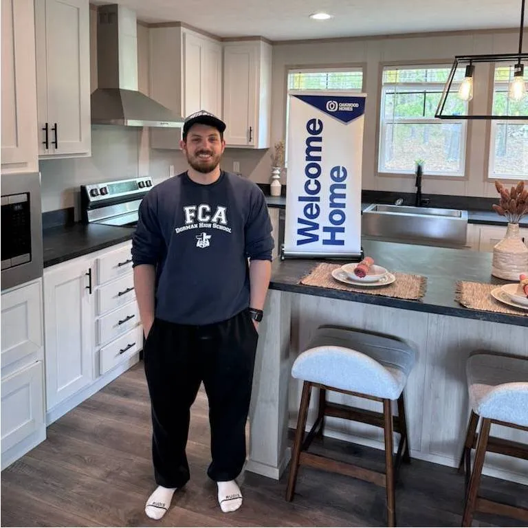 CHRISTOPHER L. welcome home image