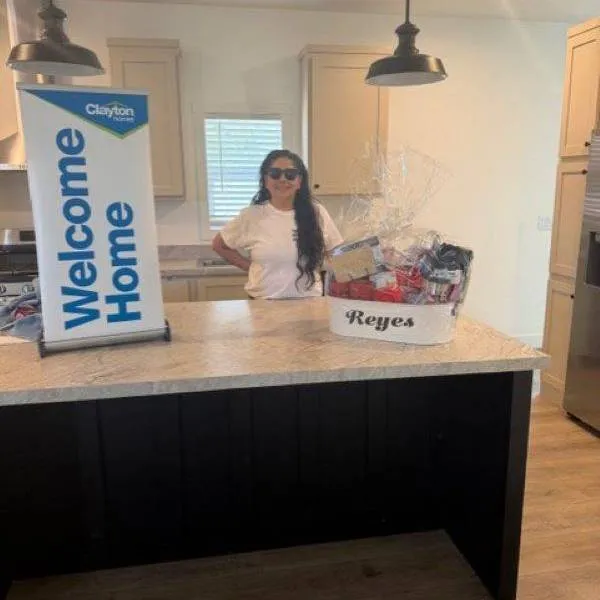 YENNY R. welcome home image