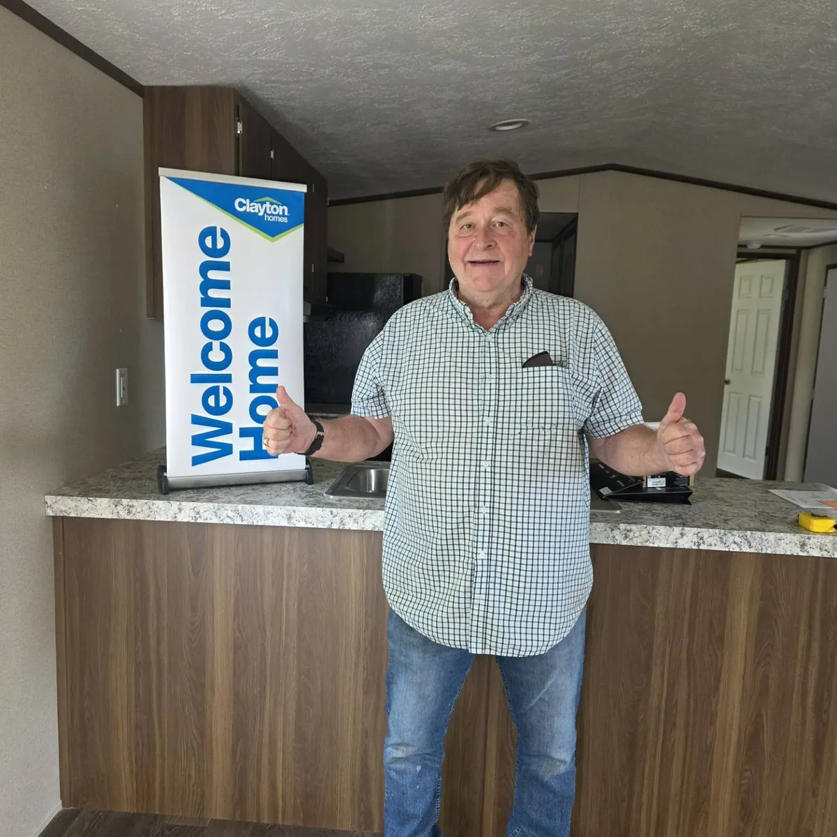 TRAILWAY T. welcome home image