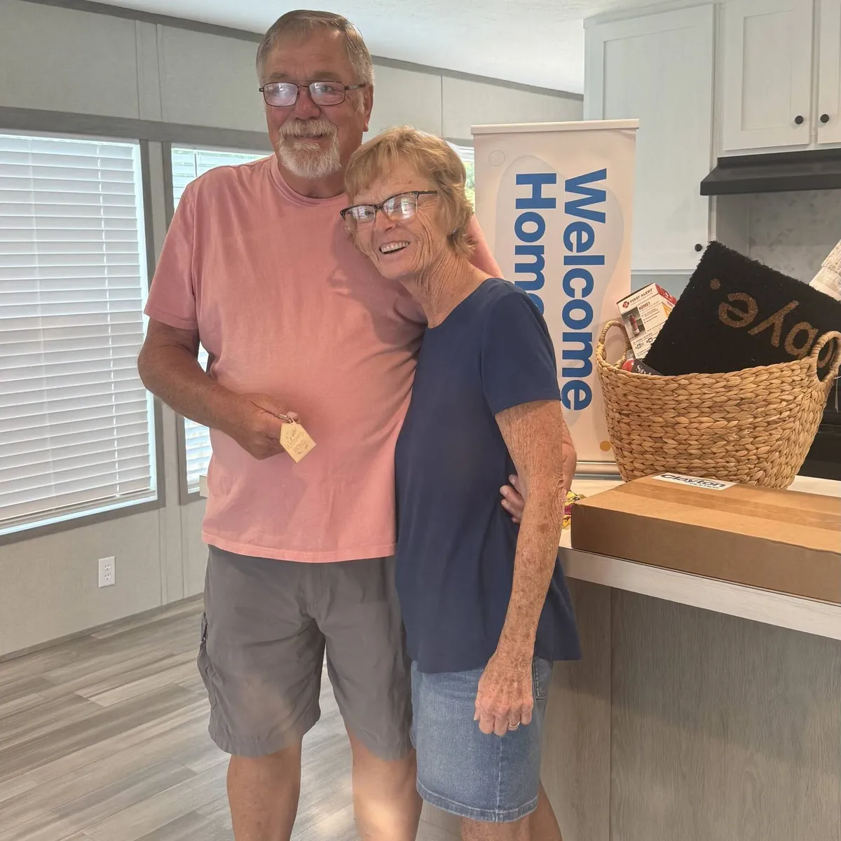 Belinda Tomlin W. welcome home image