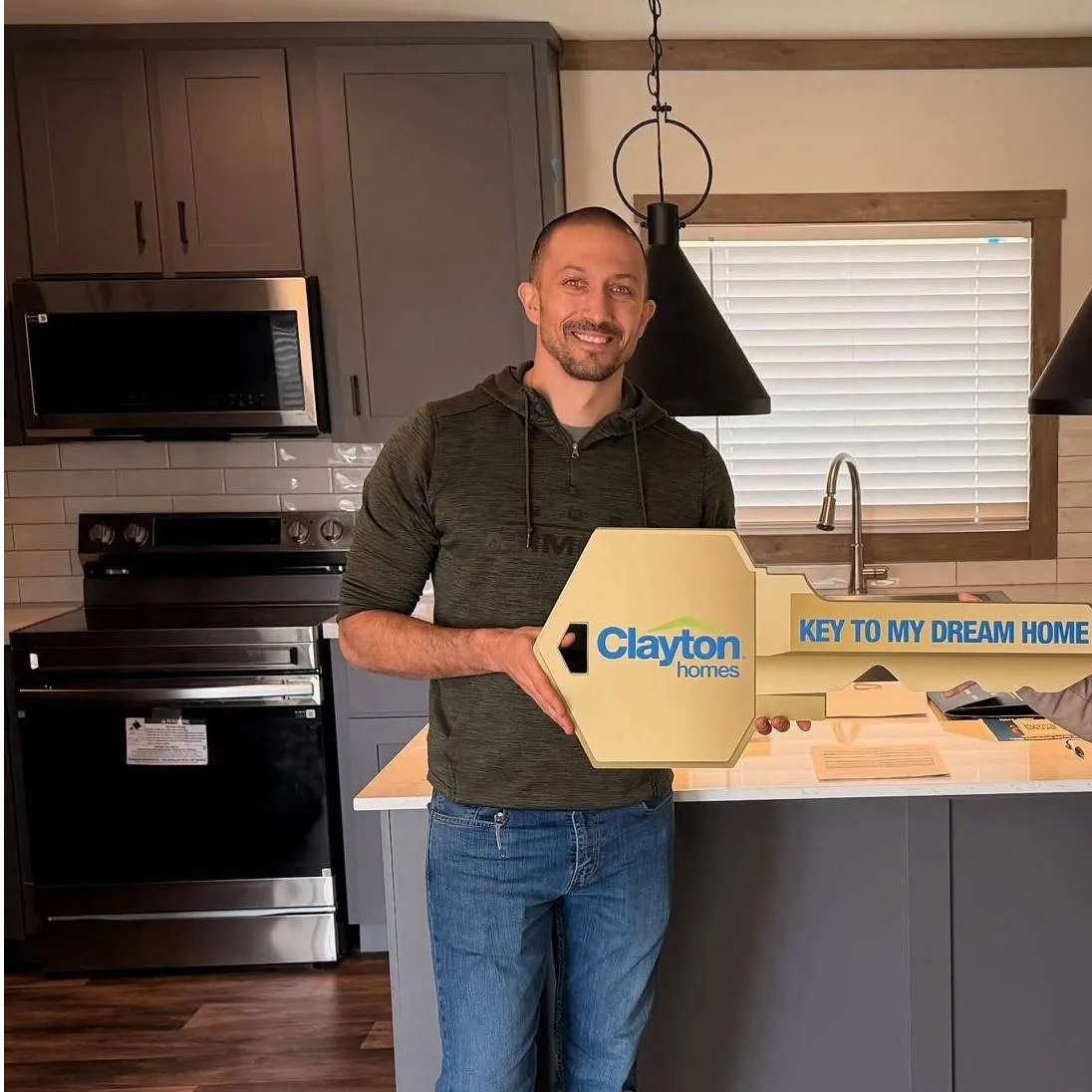 MUN CHUK MONIQUE C. welcome home image