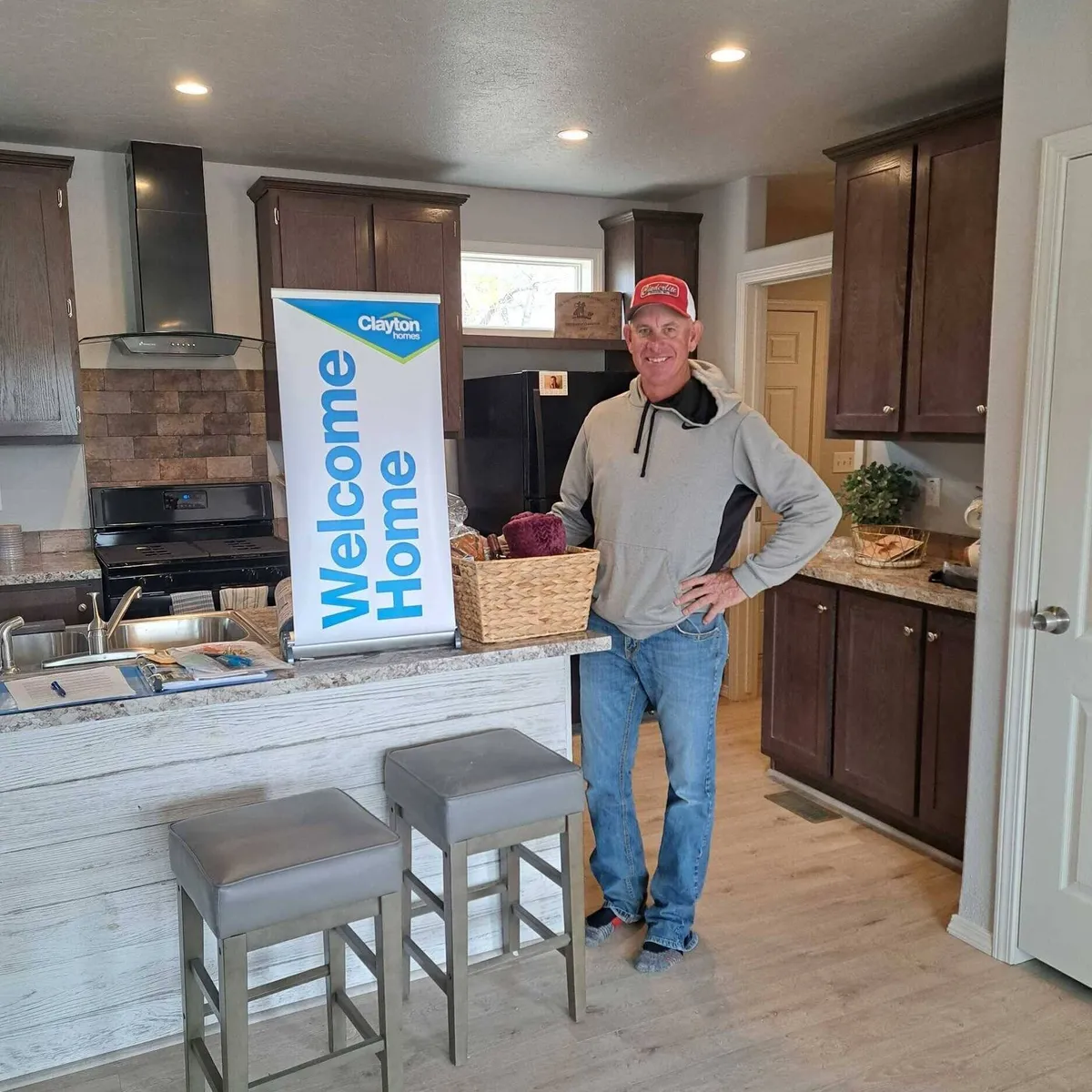 GREGORY L. welcome home image