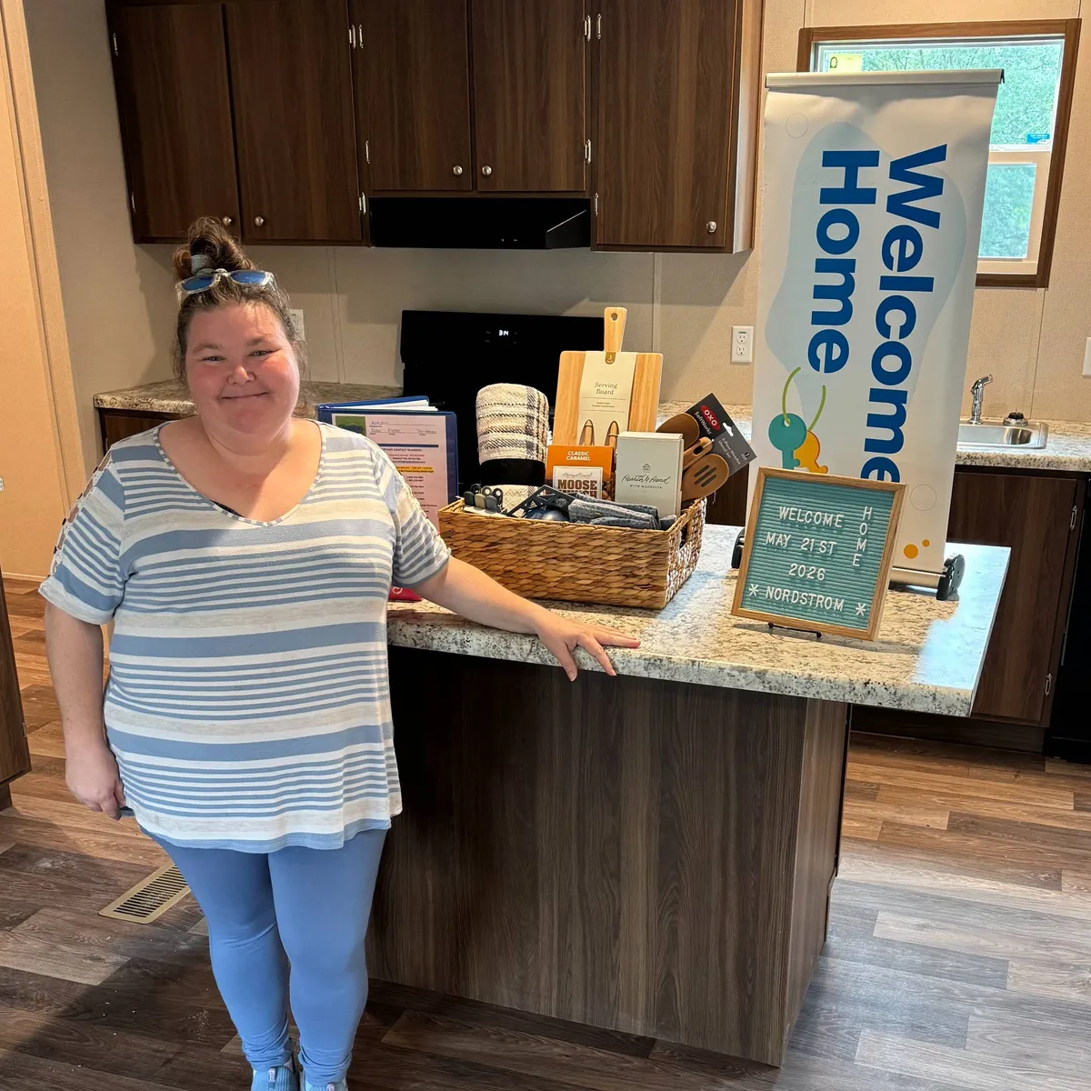 LESLIE N. welcome home image